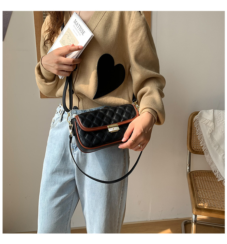 Classic Style Diamond Embroidery Thread Small Bag 2021 New Autumn And Winter Women's Bags Ins Messenger Bag Shoulder Underarm Small Square Bag display picture 9