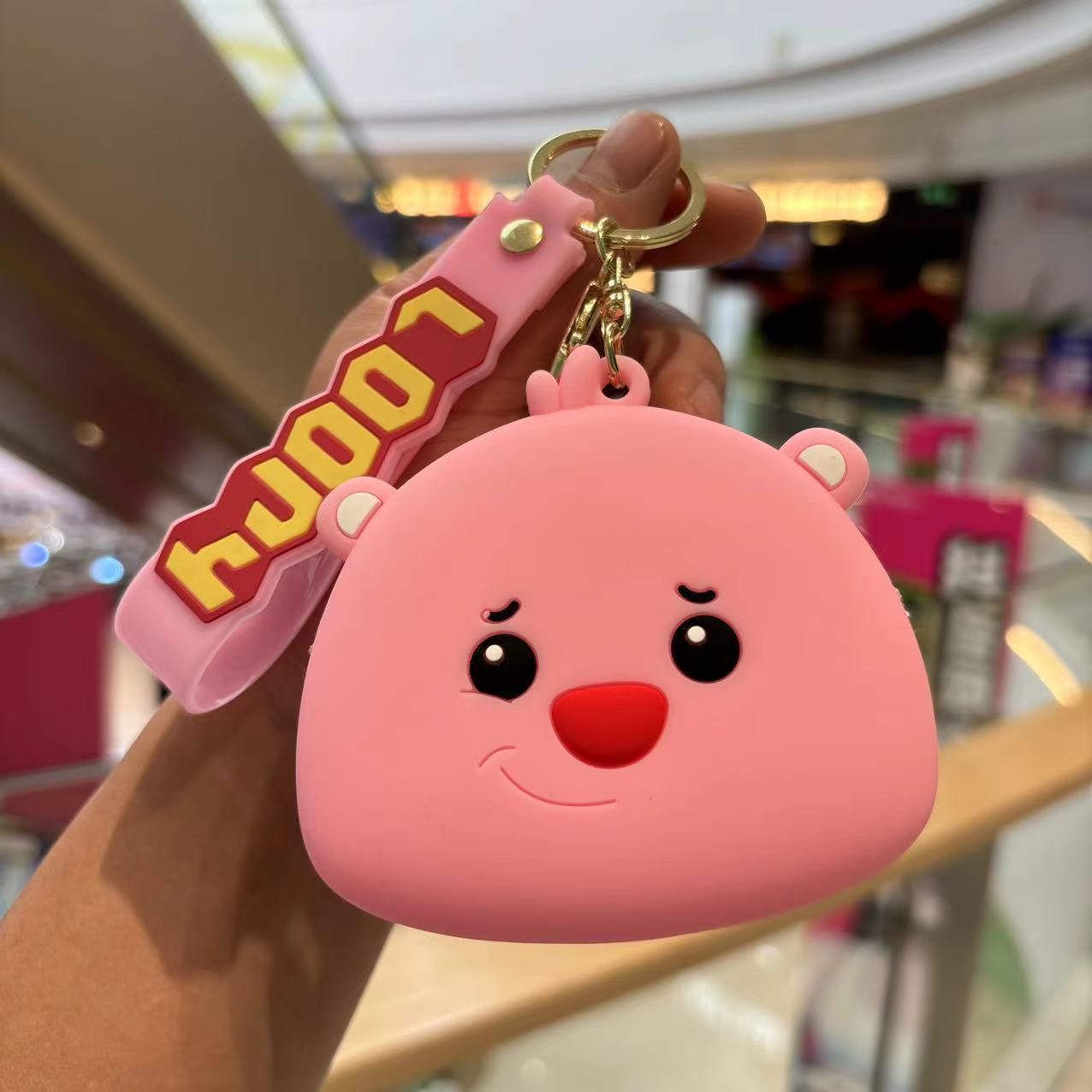 サンリオの小銭入れのキーホルダーが可愛いです。