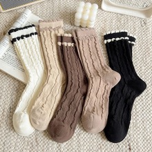 批发秋冬款中筒袜子女士韩版可爱百搭长筒袜学生透气防臭可爱长袜