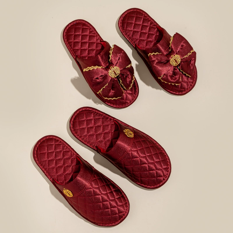 Свадебные свадебные тапочки праздничные красные пара пар Свадебные домашние атласные высококачественные тапочки Баотоу в этом году жизни