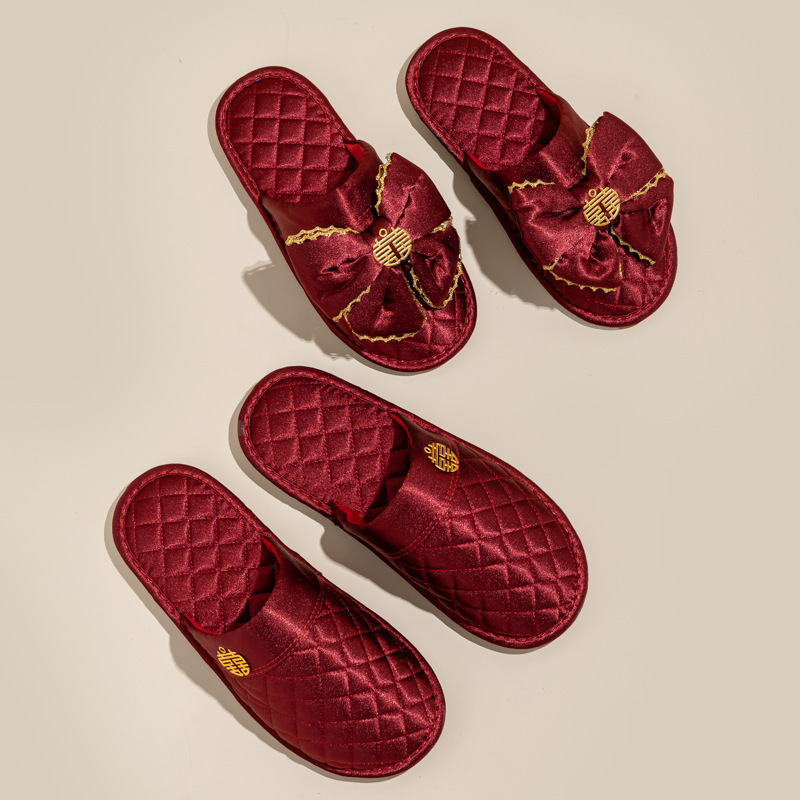 Wedding wedding slippers festive red couple's wedding home satin high-grade closed toe slippers birth year Wedding wedding slippers festive red couple's wedding home satin high-grade closed toe slippers birth year