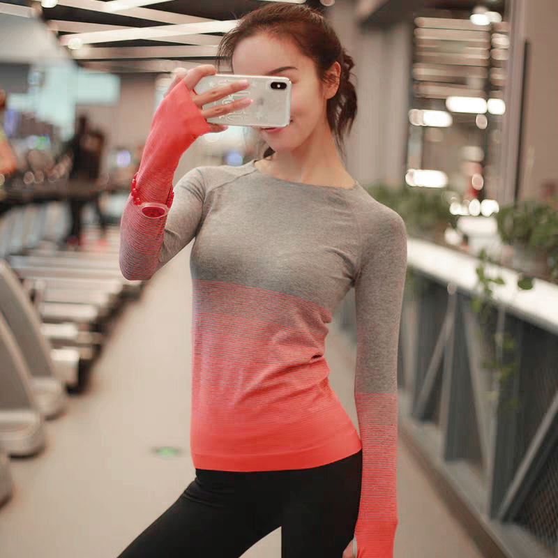 주황색