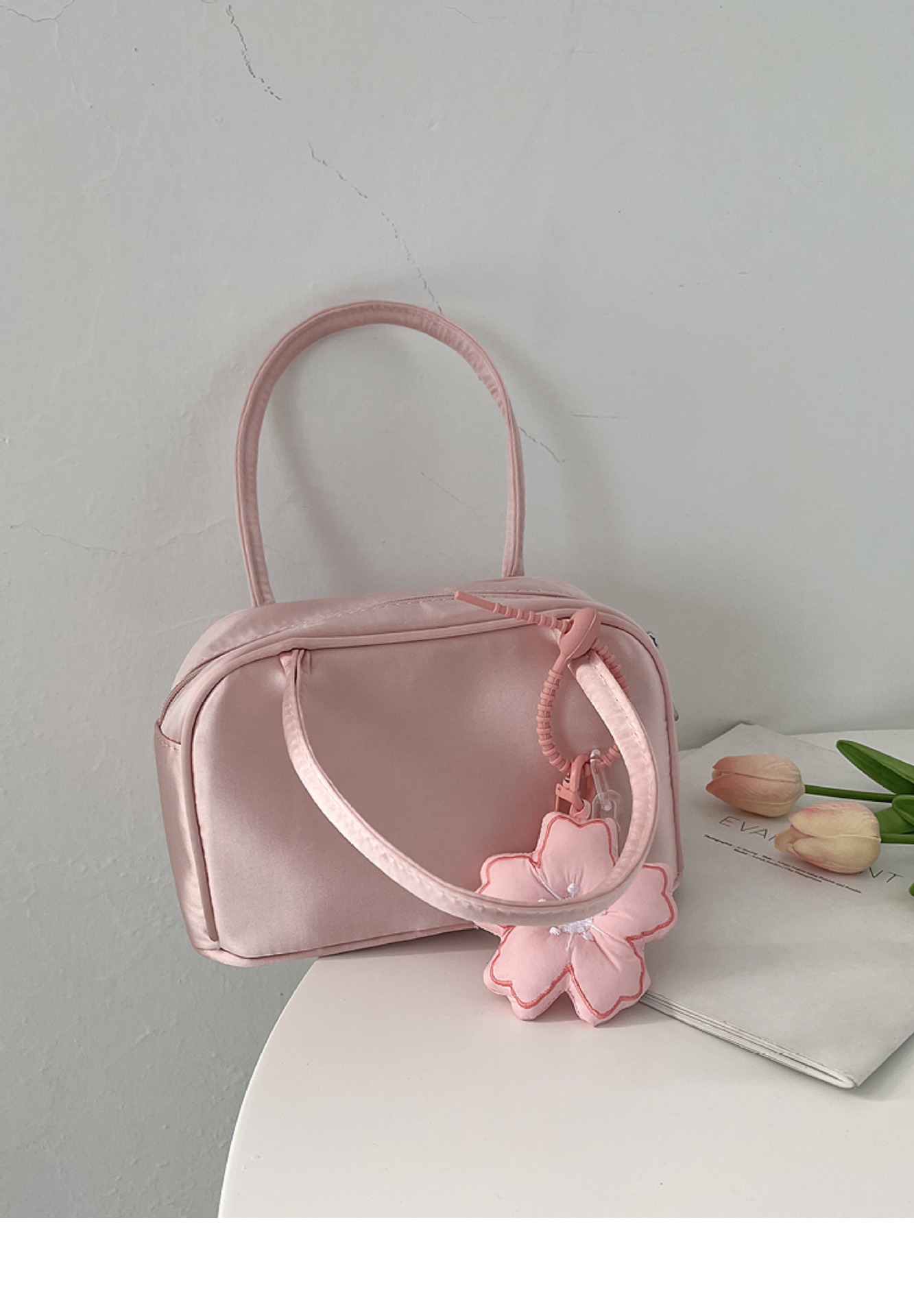 Women's Medium Satin Solid Color Basic Classic Style Zipper Handbag display picture 6