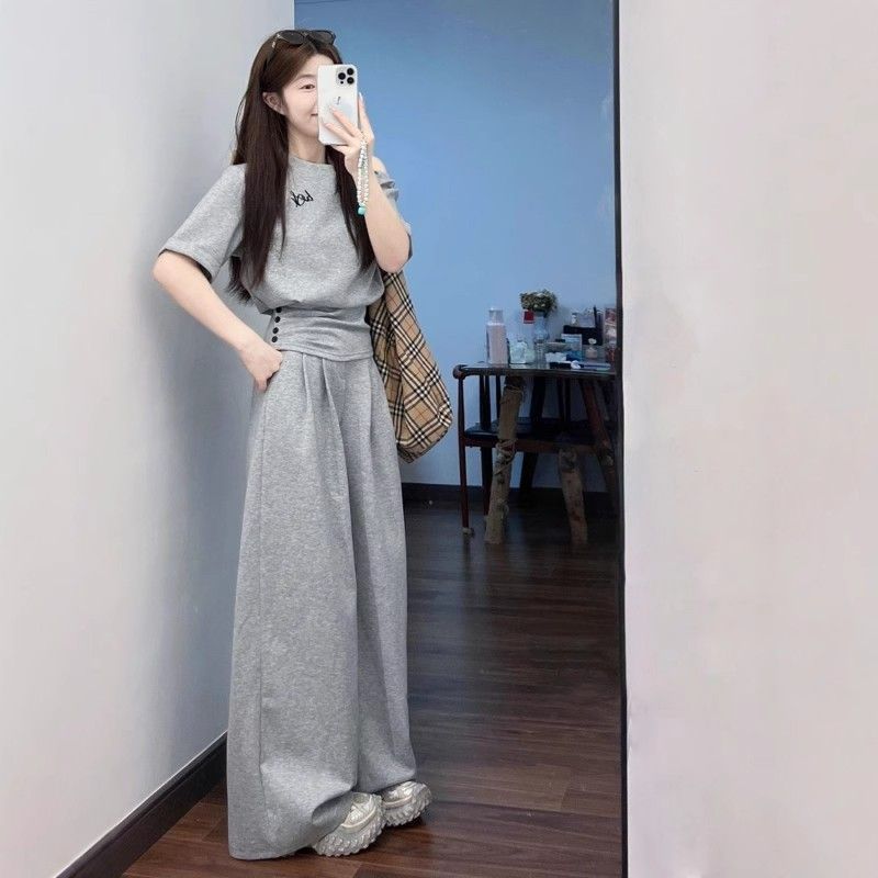 Casual Sports Style Suit for Women, New Summer Style, Waist-Cinching Slanted Shoulder Top, High-Waisted Wide-Leg Pants, Two-Piece Trendy Set