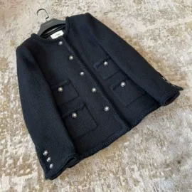 女式毛呢外套;女式衬衫;女式马甲