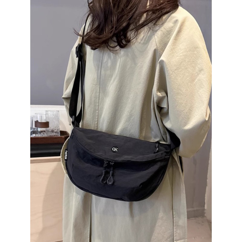2026 Spring New Crossbody Bag Oxford Cloth Unisex Versatile Single-Shoulder Nylon Lightweight Practical Saddle Chest Bag