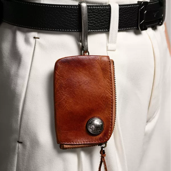 Top-layer vegetable-tanned leather key case for women, handcrafted with a vintage washed cowhide finish, retro-style zippered car key case and coin purse