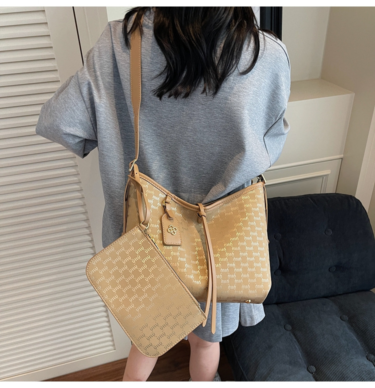 Large-capacity French Tote bag for women 2025 new style, elegant European and American fashionable women's bag, casual shopping and commuting bag undefined
