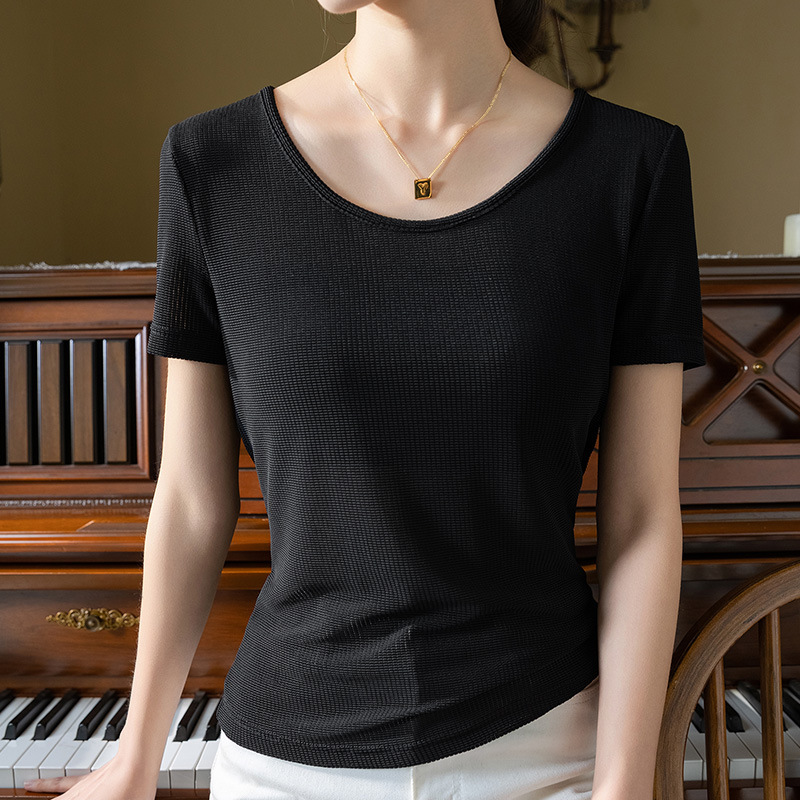 Camiseta de manga corta de seda helada para mujer, nuevo estilo de verano 2025, ropa de mujer, cuello redondo grande, camiseta elástica de malla, top refrescante que estiliza la cintura