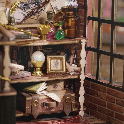 Zhiquwu diy cabin magic full house European retro hand-assembled model creative creative gifts for men and women