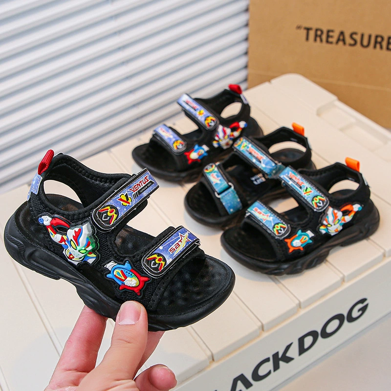 2024 Новый летний мальчик Корейский мультяшный свет повседневные сандалии маленькие китайские дети полиуретановые нескользящие пляжные сандалии
