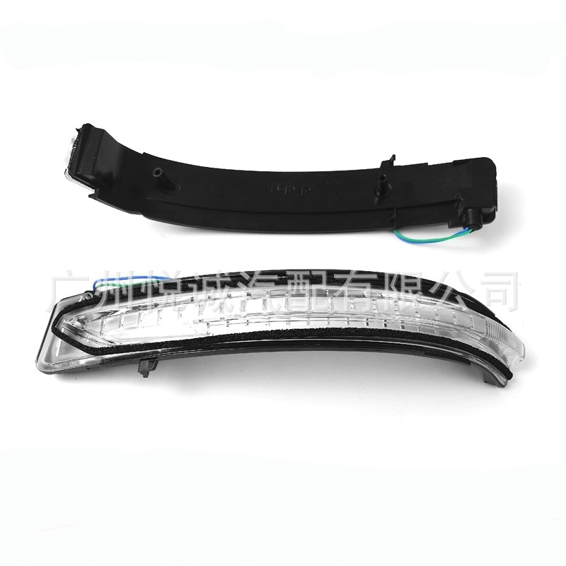 Suitable for Nissan Qashqai J11 and X-Trail T32 Rearview Mirror Turn Signal 261604Cl0B
