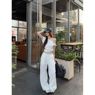 �Ը�����б�I¶���A������T��+����ֱͲ���e���ѝ���bŮ