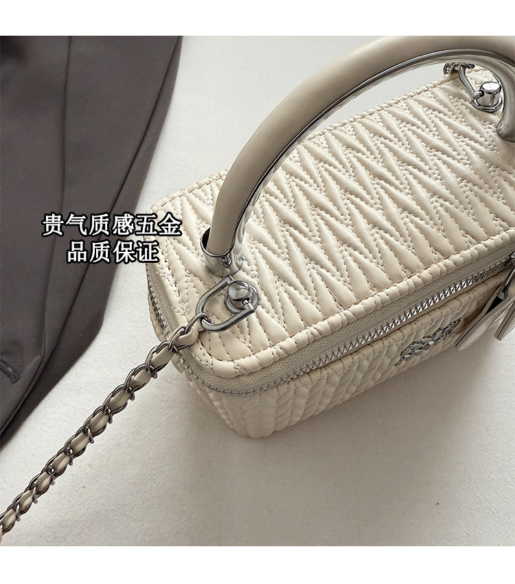 Soft surface pleated bucket bag for women, 2025 new style hand-held hard shell cosmetic box bag, crossbody single-shoulder mobile phone bag Item Picture
