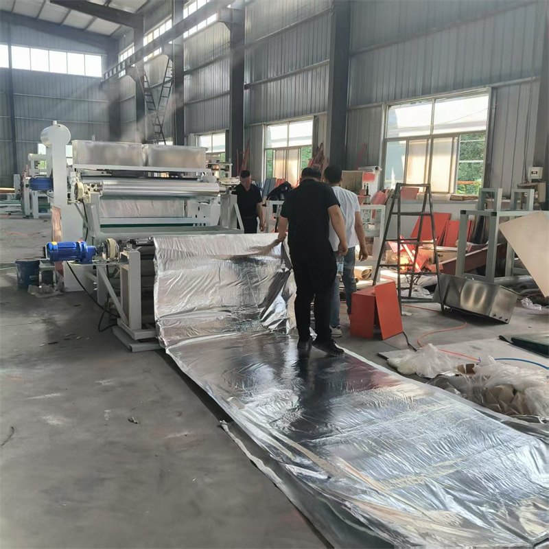 岩棉铝箔玻纤布涂胶复合机