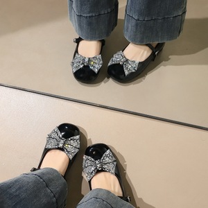 839-H118 French style round toe rhinestone bow decoration, shallow mouth, straight strap, internally raised patent leath