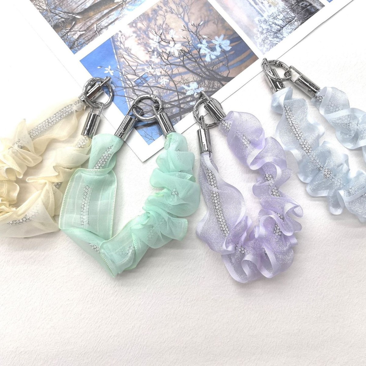 Mesh wave-edged phone chain with rhinestones, phone strap, wrist lanyard, keychain, sweet and delicate bag charm