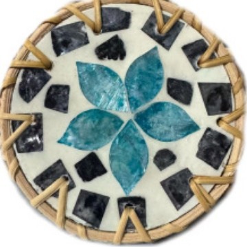 등나무 껍질 코스터 - 검정색과 파란색 잎