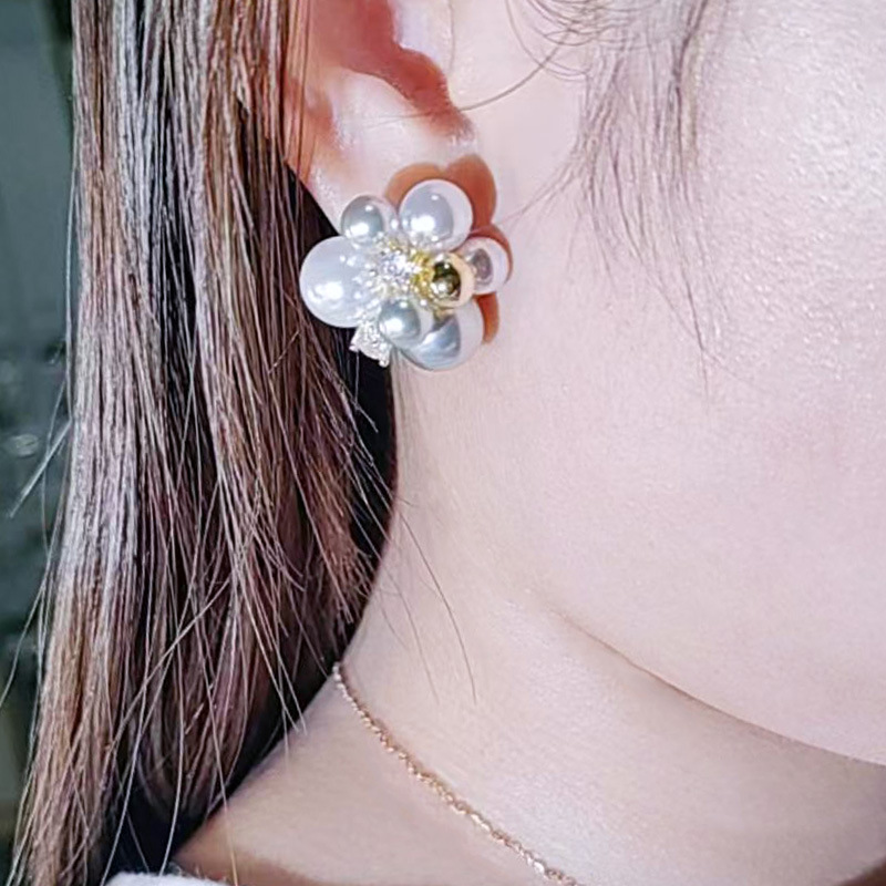 Fresh sophisticated small universal earrings with zircon