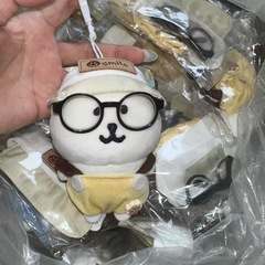 黄色のセットのベレー帽は熊の子供服を自嘲します。