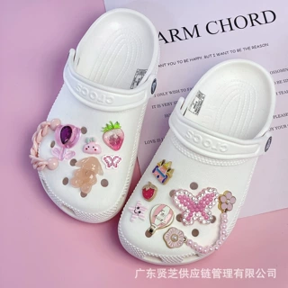洞洞鞋cros女配饰可爱粉色拼豆蝴蝶甜美花扣装饰diy可拆卸鞋配件