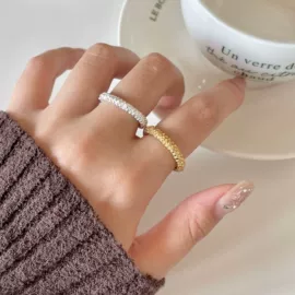 戒指;耳钉;项链