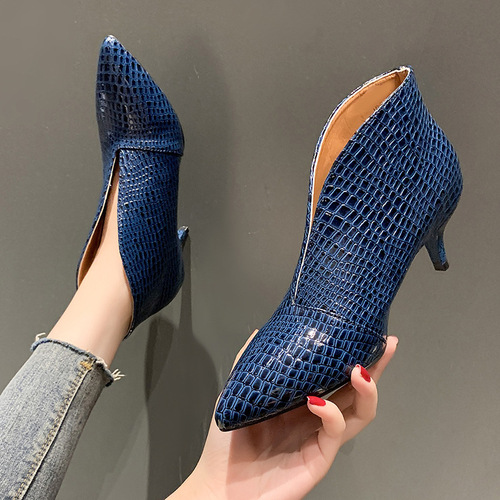 Women's Retro Black Slip-on Pointed-toe Heels with Fine Heels, Fashionable Women's Shoes, Bare Boots for Spring and Autumn Large Sizes
