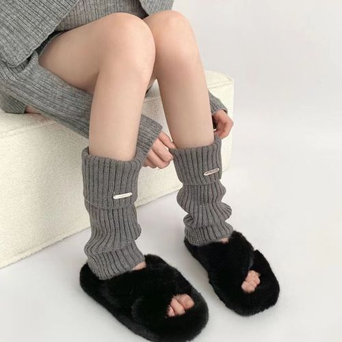 Autumn and winter y2k subculture metal label hot girl knitted leg socks jk pile socks women's mid-calf socks to keep warm