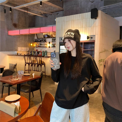 Simple and Versatile White Crew Neck Long-Sleeve T-Shirt for Women, Autumn Casual Loose Fitting Slimming Base Shirt Top