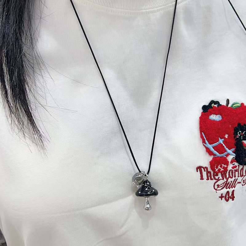 High-End Version of Vivienne Westwood Baroque Pearl Ufo Water Drop Necklace Mushroom Light Luxury Simple European and American Chain High-End Version of Vivienne Westwood Baroque Pearl Ufo Water Drop Necklace Mushroom Light Luxury Simple European and American Chain
