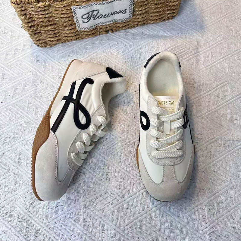 Ballet deportivo de otoño zapatos de suela gruesa para mujeres zapatos de entrenamiento de cuero nuevo estilo universal para mujeres zapatos casuales para mujeres