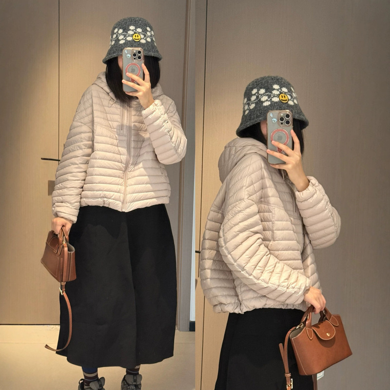 2026 Autumn/Winter New Ultra-Lightweight Casual Fashion Hooded Ribbed Down Jacket for Women, Short Warm Coat