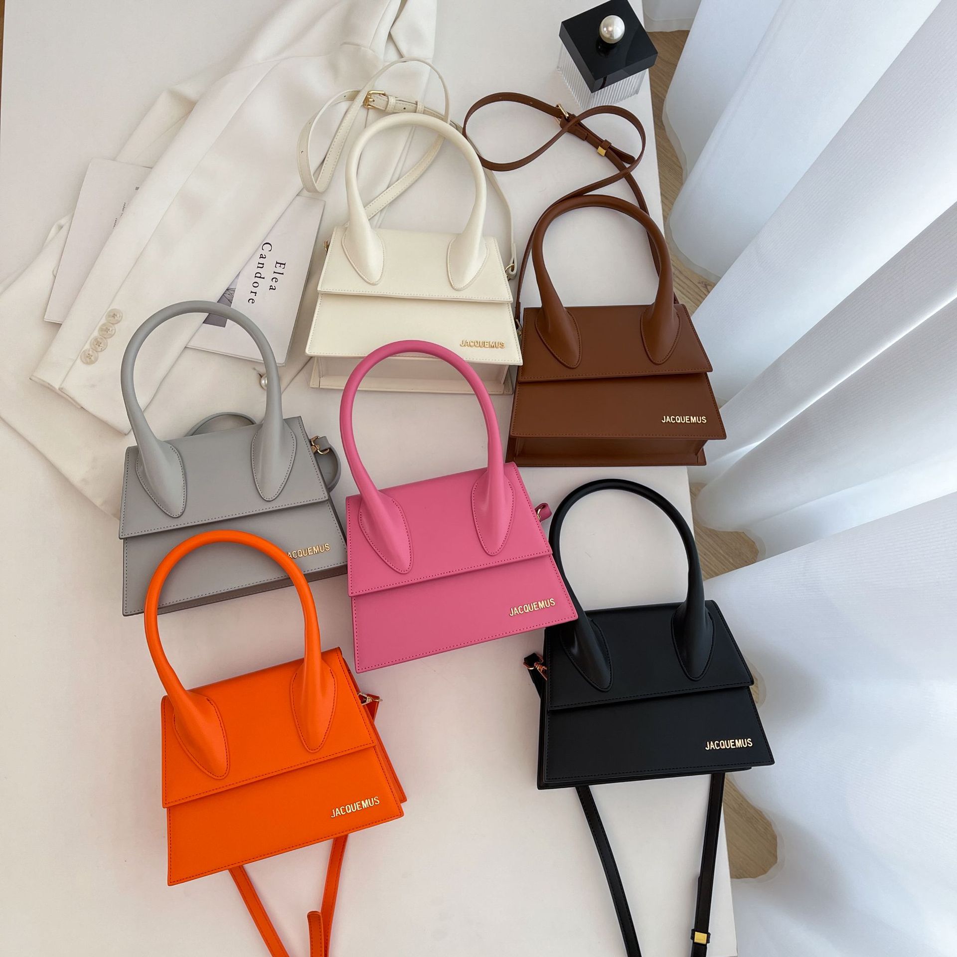 Jacquemus Kiçik Kvadrat Çanta - Çiyin və Krossbody Modeli
