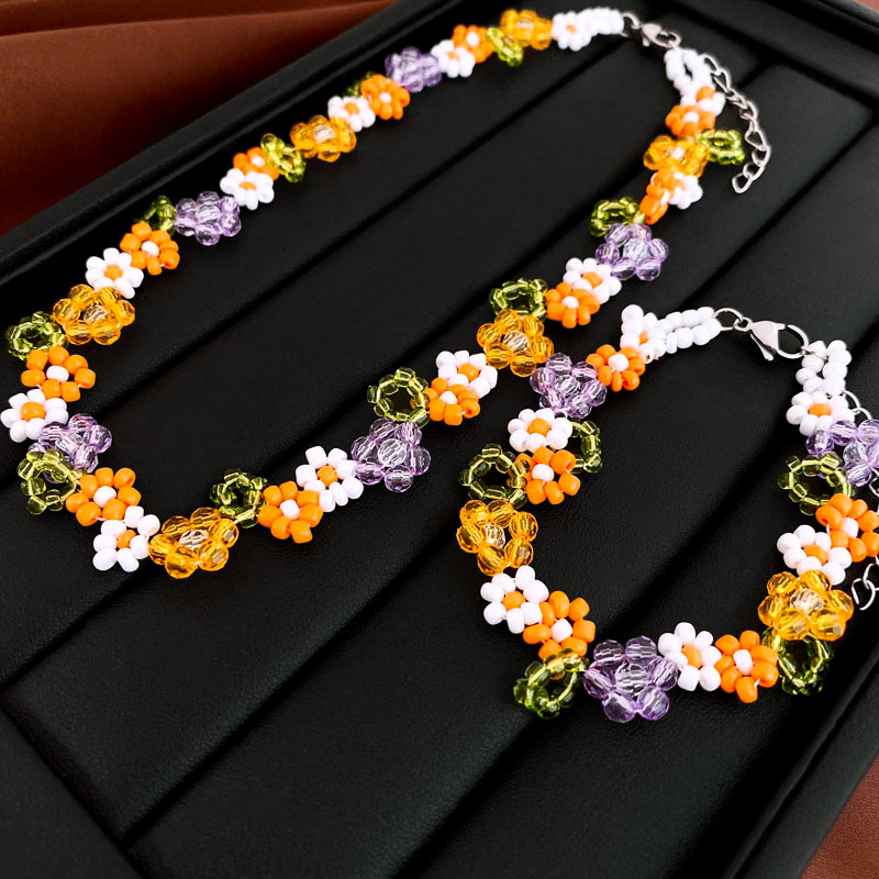 Seed Bead Material Elegant Lady Flower Seed Bead Beaded Chain Beaded Necklaces Wholesale