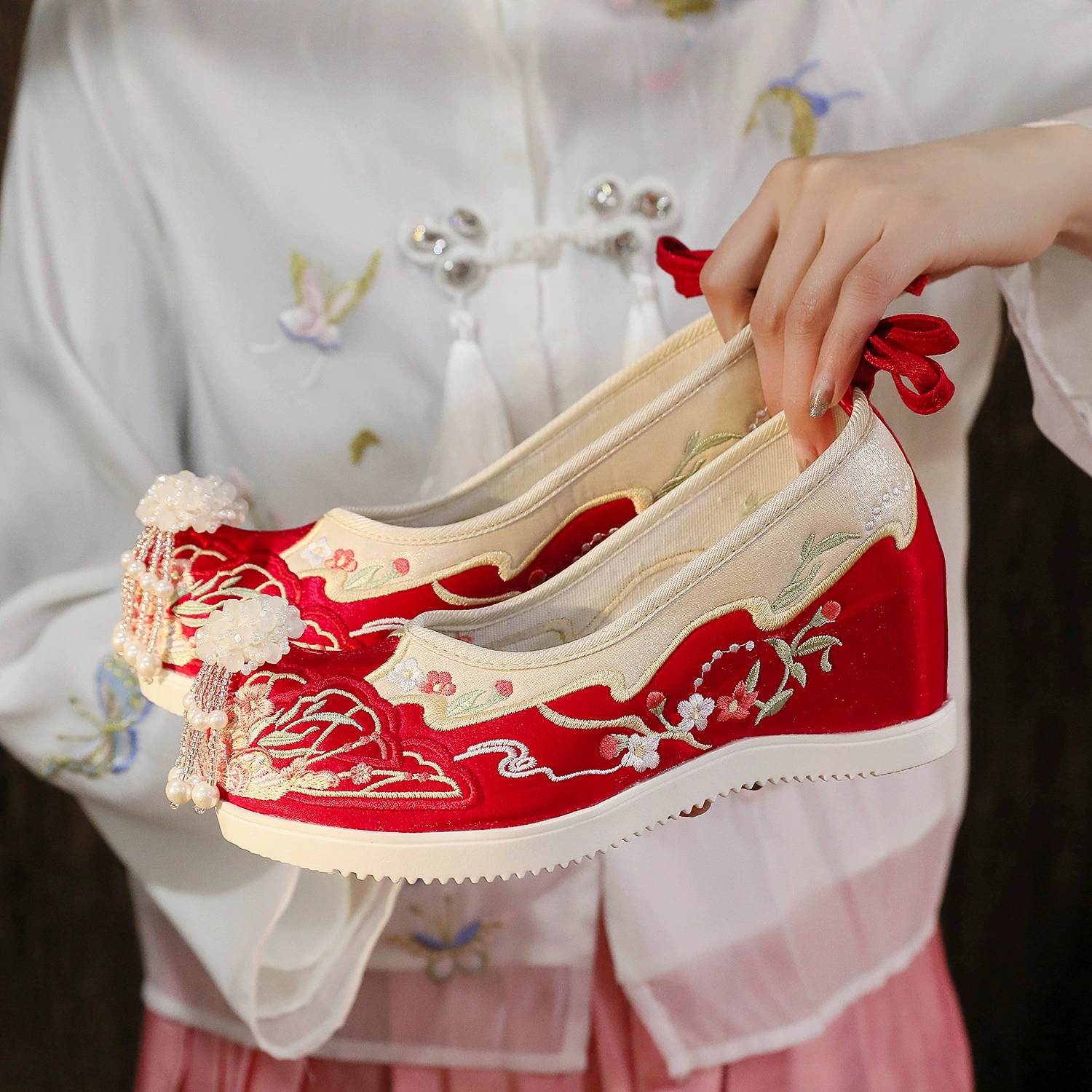 [Цветок Бабочки] 2024 Весна новая обувь ханьфу студентки древний стиль женский подходящий ханьфу внутренний Рост Увеличение древний стиль