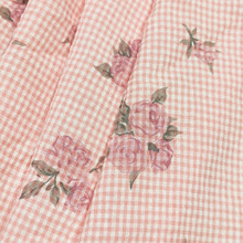 春夏款色织格玫瑰花朵小清新植物印花布料连衣裙童装布料特价优惠