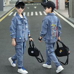 男児と春秋の新型ファッションのクールな洋風の男の子の格好いいデニムの2セットの子供の中の大きい子供のスーツ