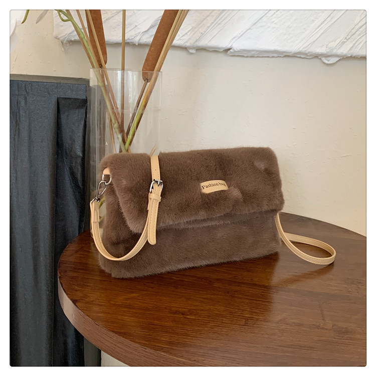 This year's popular Korean version of for women in 2023, new trendy large capacity single shoulder crossbody plush_voghion.com