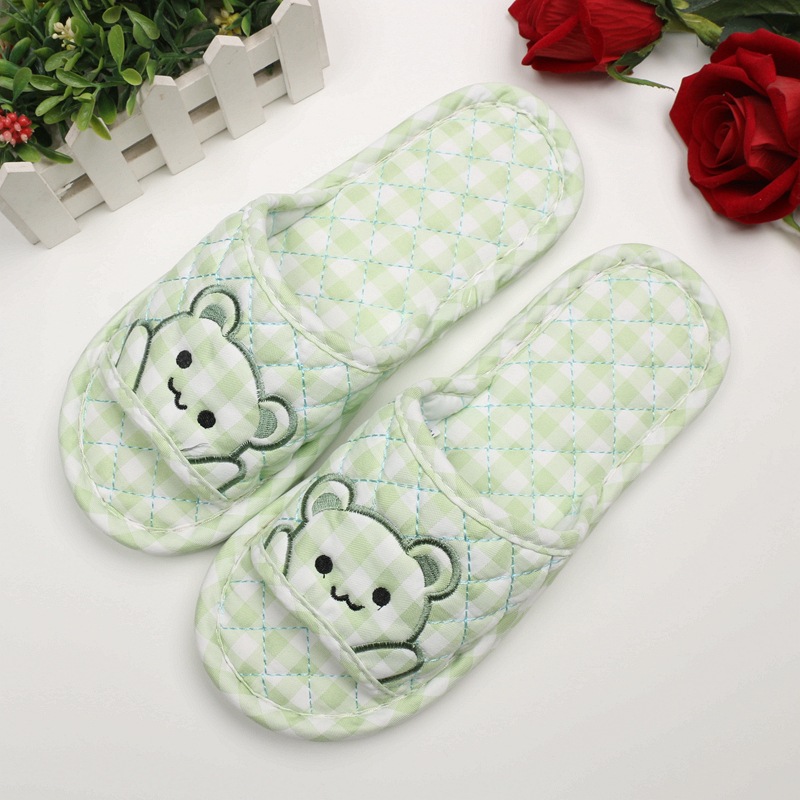 8088 3 층 여성 그린