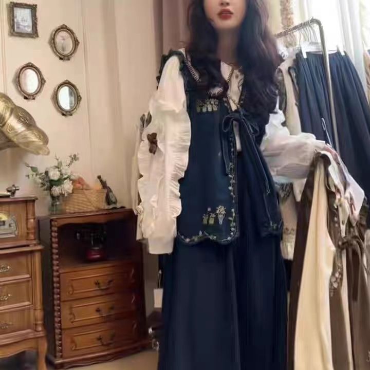 ChicShe Dreiteiler-Set: Retro-Stickerei, süße Tasche, Mori-Style-Jeansweste, Spitzenbluse mit verjüngender Wirkung, hochgeschnittener Rock_voghion.com