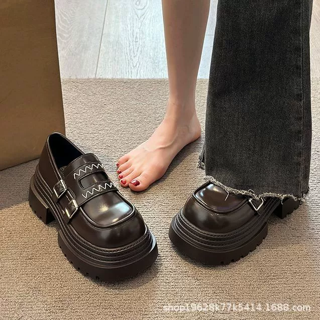 Новая обувь Мэри Джейн весной и осенью 2025 года