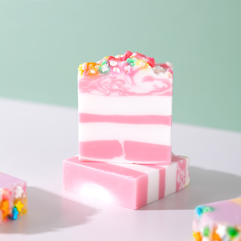 ケーキ風味のフルーティーな石鹸、コールドプロセス手作り石鹸、お土産石鹸、植物エッセンシャルオイル、ココナッツオイルバスソープ|undefined