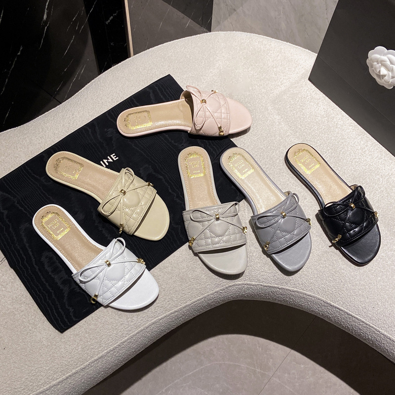 Chanel-Style Quilted Bow Flat Slippers for Women, Summer Outdoor Versatile Slide Sandals with a High-End Feel, Casual Beach Sandals Chanel-Style Quilted Bow Flat Slippers for Women, Summer Outdoor Versatile Slide Sandals with a High-End Feel, Casual Beach Sandals
