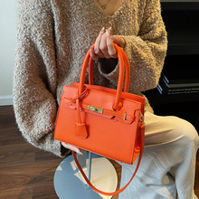 С�������P�����K���bags�羳���lͨ���¿�������r��Ůʿ��