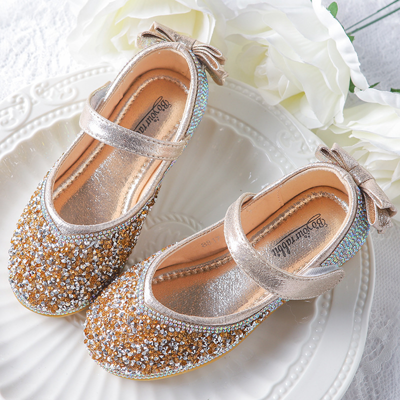 Zapatos de Niña Zapatos de princesa Primavera y otoño Nuevos zapatos planos de fondo suave para niños flash Zapatos de baile de rendimiento de diamantes zapatos de cuero de niña