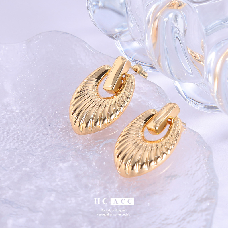 european-and-american-style-cross-border-hot-selling-niche-irregular-circle-earrings-light-luxury-retro-exaggerated-high-grade-copper-plated-gold-earrings