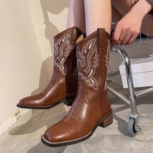 The Ho Seh Style Rough Heel Versatile Western Cowboy Boots with V-Ornamented Slit Riding Boots, Retro Medium Calf Square Toe Horse Boots