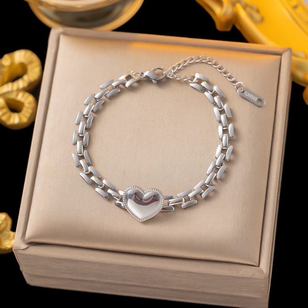 Heart Shape Pattern Simple Style Heart Shape Titanium Steel Chain-free Bracelets In Bulk