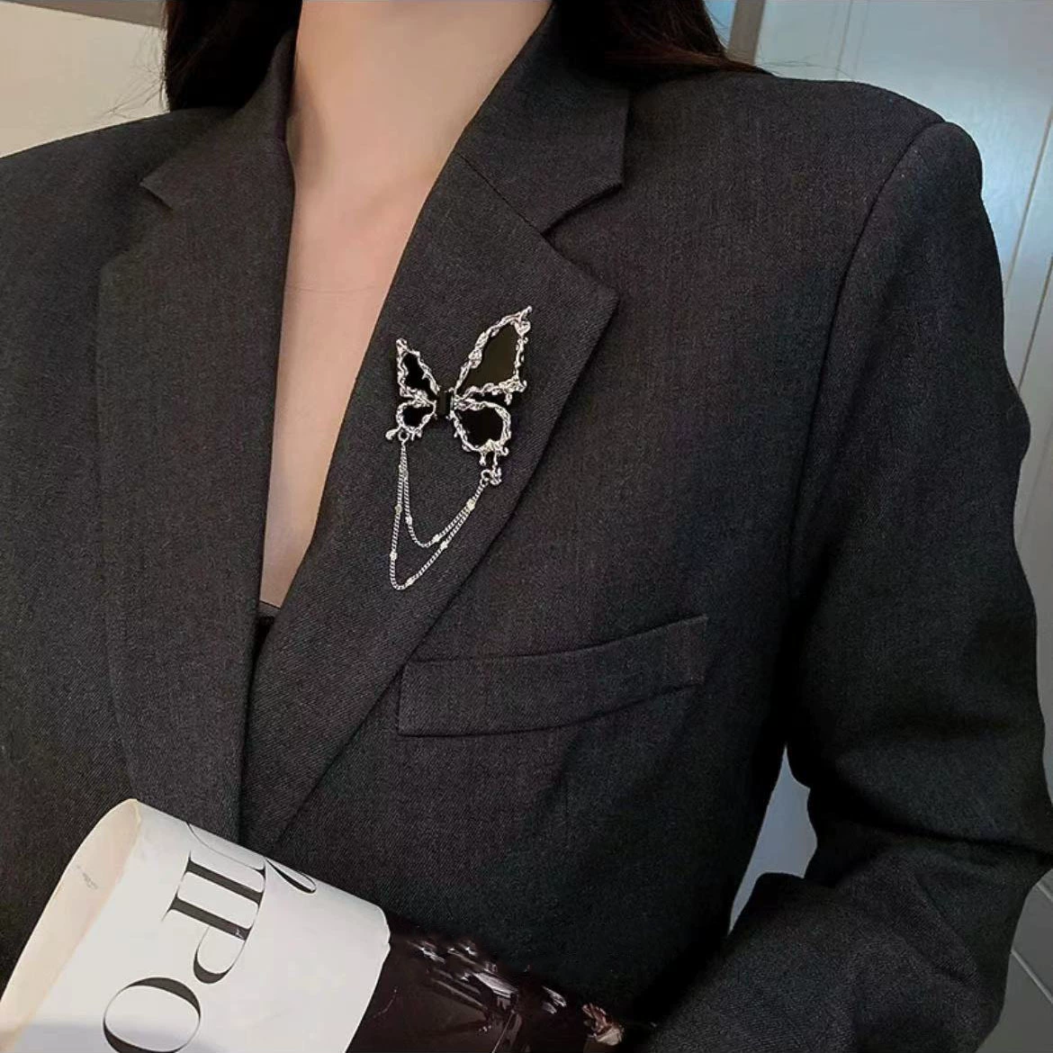 Brooch with tassels, suit, pin lapel pin, sweater, accessory, french style, light luxury style, Chanel style