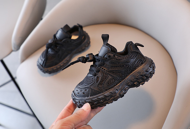 2024 Primavera Autunno Nuove scarpe alla moda per pneumatici Versatili per ragazze e ragazzi, Scarpe sportive in rete bianche e nere, Ragazzi casual_voghion.com